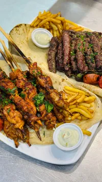 وجبة مشاوي مشكلة - كباب وشيش طاووق