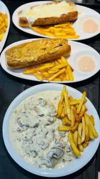 وجبات طعام غربية متنوعة