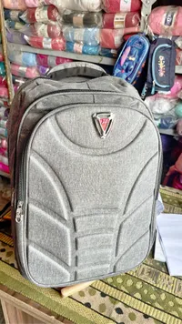 حقيبة ظهر مدرسية