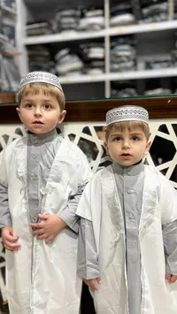 ملابس إسلامية تقليدية للأطفال - ثوب وعمامة