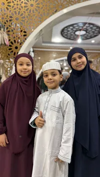 ملابس إسلامية للأطفال - جلابيب وحجاب