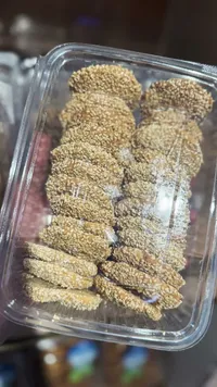 بسكويت السمسم المقرمش