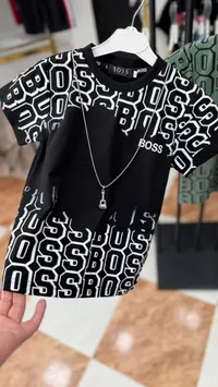 تيشيرت أطفال أسود بنقشة شعار بوس (Boss)