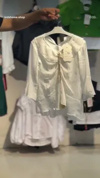 بلوزة أطفال مزينة بنقاط ذهبية (Kids Home)