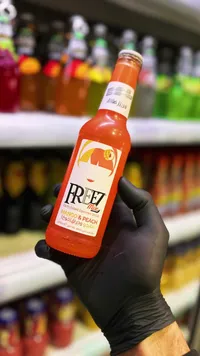 مشروب غازي بنكهة المانجو والدراق - فريز ميكس (Freez)