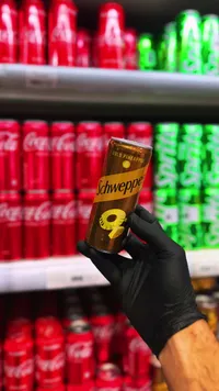 مشروب غازي بنكهة الأناناس الذهبي - شويبس (Schweppes)