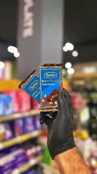 شوكولاتة بالحليب والبندق كامل - توركو (Torku)