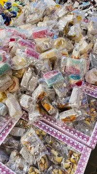 حلقوم متنوع - تشكيلة ألوان وأطعام