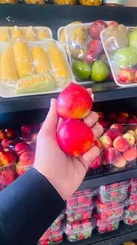 نكتارين طازج