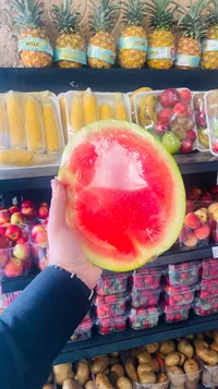 بطيخ أحمر طازج مقطع