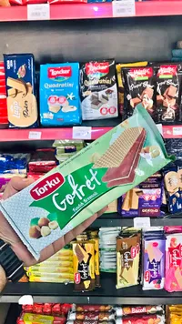 ويفر محشو بكريمة البندق - توركو (Torku)
