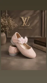 حذاء أطفال أنيق مزين بالزهور - لويس فيتون (Louis Vuitton)
