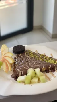 كريب الشوكولاتة بالفواكه والمكسرات