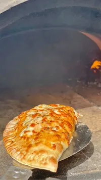 كالزوني بالجبنة