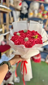 باقة زهور حمراء