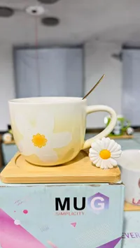 كوب بتصميم زهرة الأقحوان (MUG SIMPLICITY)