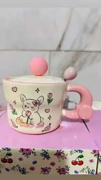 كوب بتصميم أرنب مع غطاء وملعقة