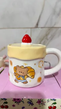 كوب بتصميم دب وخبز (بدون علامة تجارية)