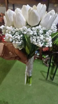باقة زهور التوليب الأبيض الصناعية