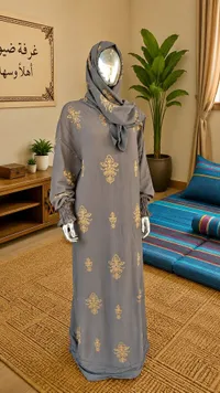 جلابية نسائية مطرزة