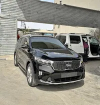 سيارة كيا سورينتو (Kia Sorento)