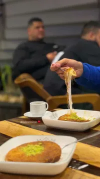كنافة بالقشطة مع صلصة العسل
