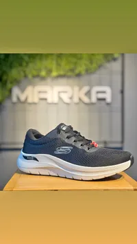 حذاء رياضي - سكيتشرز (Skechers)