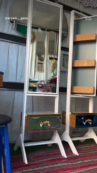 مرآة زينة خشبية مع وحدة تخزين ودرج