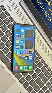 هاتف آيفون إكس (iPhone X)
