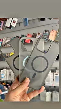 غطاء حماية للهاتف مع خاصية الشحن المغناطيسي (MagSafe)