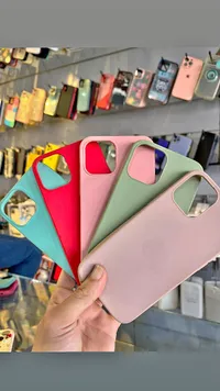 جراب هاتف سيليكون ناعم (iPhone)