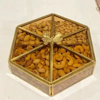 مضيفة مكسرات سداسية الأضلاع