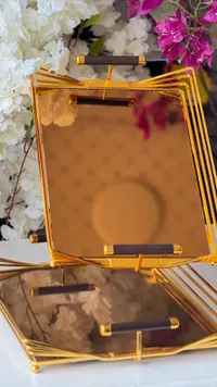 صينية تقديم ضيافة ذهبية مع مقابض