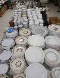 مجموعة أدوات مطبخ ومنزلية متنوعة