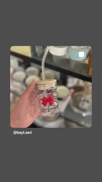 كاسة شفافة بتصميم خلية النحل مع فيونكة