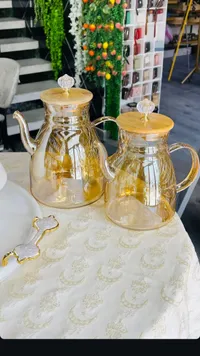 إبريق عصير زجاجي بغطاء خشبي