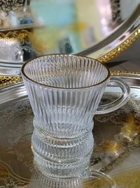 كوب زجاجي مخطط