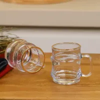 أكواب زجاجية بتصميم مميز