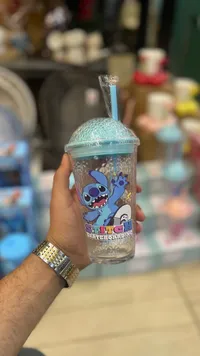 كوب بلاستيكي بغطاء وقشة بتصميم ستيتش (Stitch)