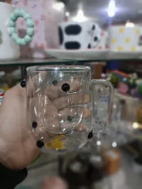 كوب زجاجي مزدوج الجدار بنقاط سوداء
