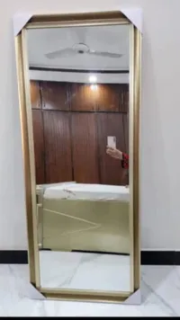 مرآة حائط طولية بإطار ذهبي