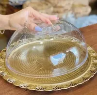 صينية تقديم ذهبية مع غطاء شفاف