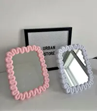 مرآة مكتب بتصميم متموج - أوربان ستور (Urban Store)