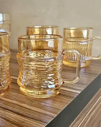 طقم أكواب زجاجية بتصميم مموج