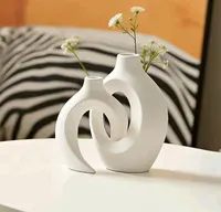 طقم فازات سيراميك بتصميم عصري متداخل