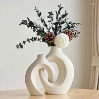 فازات ديكور سيراميك بتصميم عصري