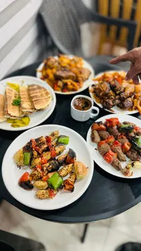 وجبات مشاوي شرقية متنوعة