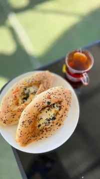 خبز الزعتر والسمسم