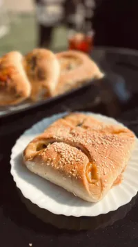 لفائف معجنات بالجبن والزعتار