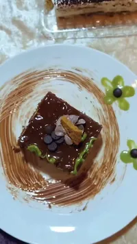 كيك الشوكولاتة بالفواكه